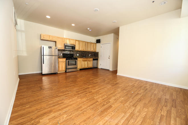 kitchen & Living room - 1447 N 17th St Apartments