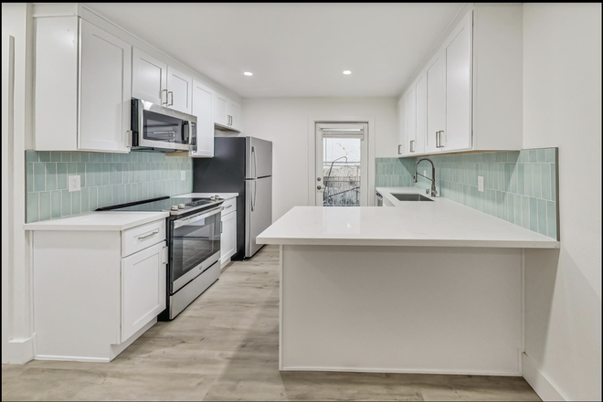 Kitchen - Apartment with Patio