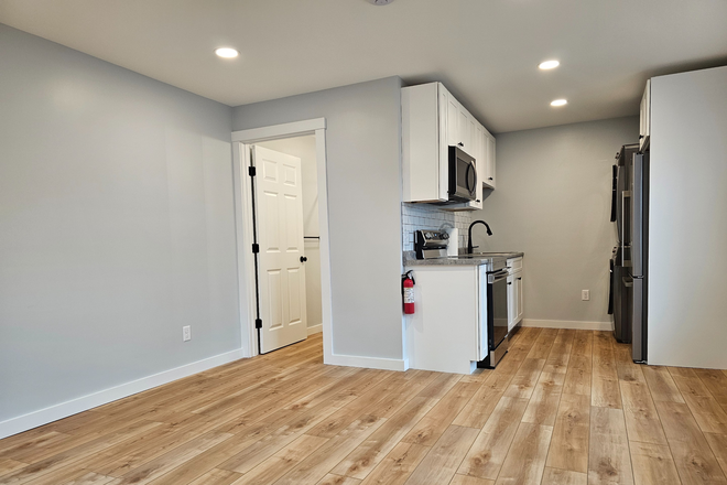 kitchen and bathroom - Modern Studio Apartment