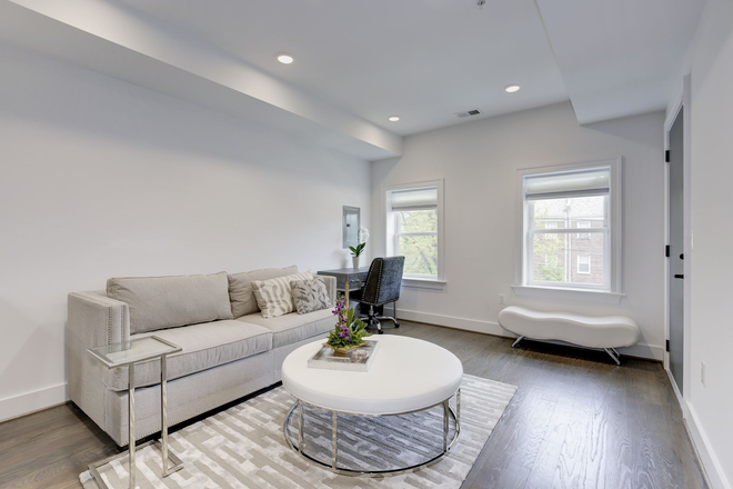 Second floor ample light - $2700 1 Bed/1Bath, Reserved Parking included, W/D in unit, Elfa Closets, Renovated finishes