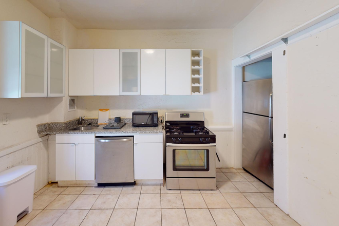 Kitchen - Walk to Northeastern | 2 Floors | 5 Bed 2 Bath | Heat and HW Included Apartments