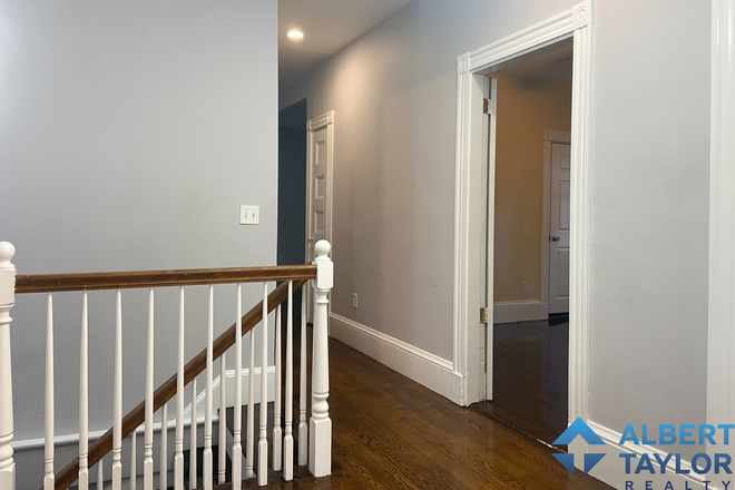 Entryway - NO FEE!! Renovated 6 Bed Near T-Stop!!