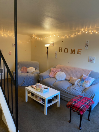 Living room - Woodland Creek Apartments