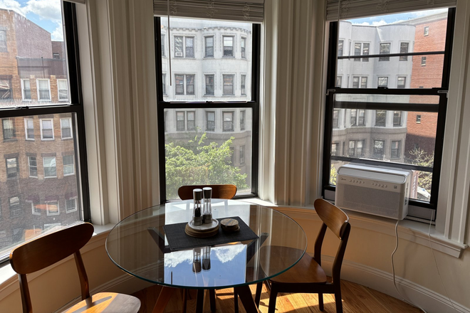 Call/text 602-317-9877 for a showing. - 8-1-26 / JUST LISTED FRONT-FACING PENTHOUSE 1BR / LOOK AT PICS!!
