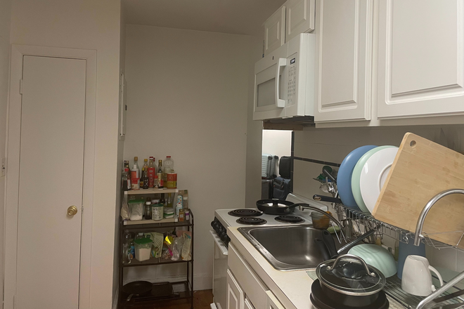 Kitchen - Apartment On Westland (2 mins to Berklee)