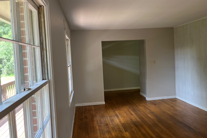 Living room - Desirable Brick Home less than mile from WCU off the Tuck