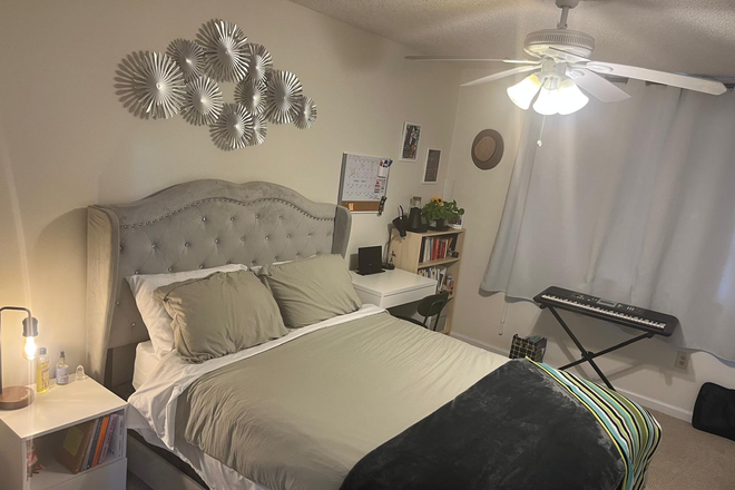 Bedroom - Fully furnished 2bed/2bath apartment