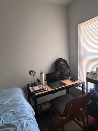 Large Desk - South Campus Commons 1: 4x2 Apartments