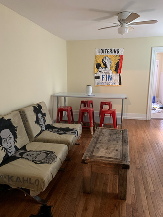 Living room - Newly renovated house just off campus, 2023 N. Carlisle