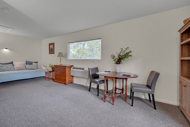 Breakfast area - Studio Apt above garage in safe, quiet  neighborhood 1.5 miles to hospital and campus