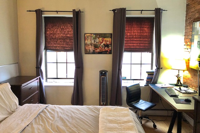Hub Realty - Beautiful fully renovated 1 bedroom with dishwasher, next to Copley Apartments