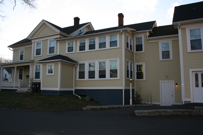 Exterior - 15#3 Hallock Street Apartments