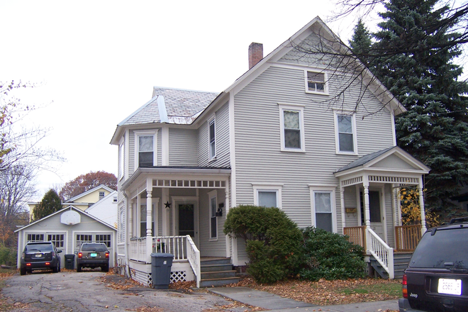 Street View - Apt close to campus & downtown