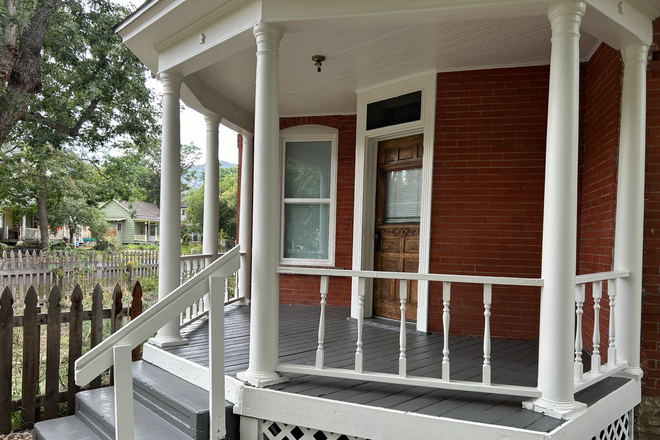 Cozy front porch - Best Front Porch In Boulder--Pet OK--Unbeatable Location