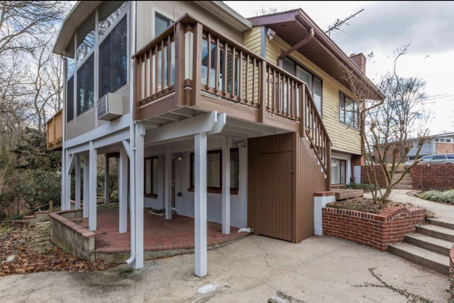 Left side - 4BR/2BA Cul-de-Sac Home Near UMD – Available mid-July