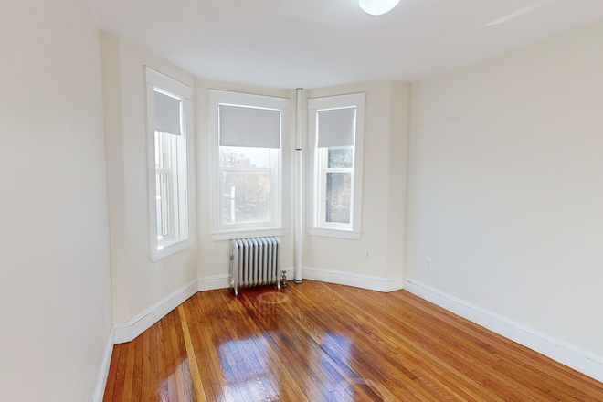 1 - Spacious Fenway Studio - close to Berklee – Heat/Hot Water Included! Apartments