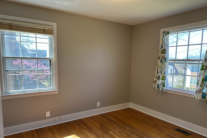 Bedroom 2 - 3 BR, just updated, ideal location, walkable to campus and hospital! House