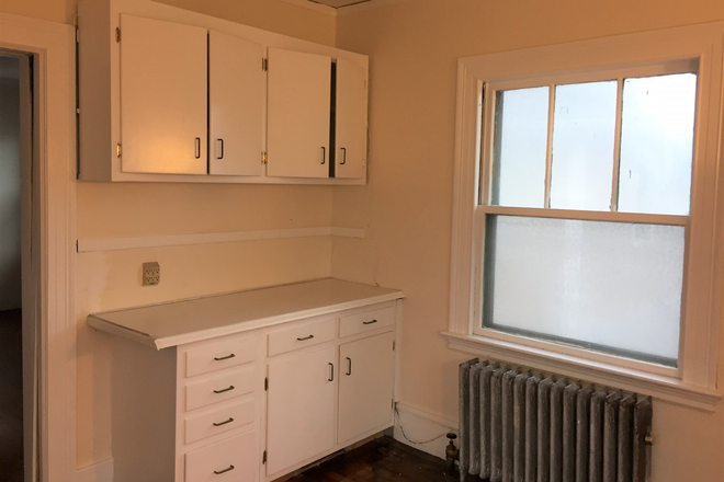 kitchen view 1 - 21 Elmgrove Ave, 1 Bed, 1 Bath - $1750 - Avail. Sept. 1st Apartments