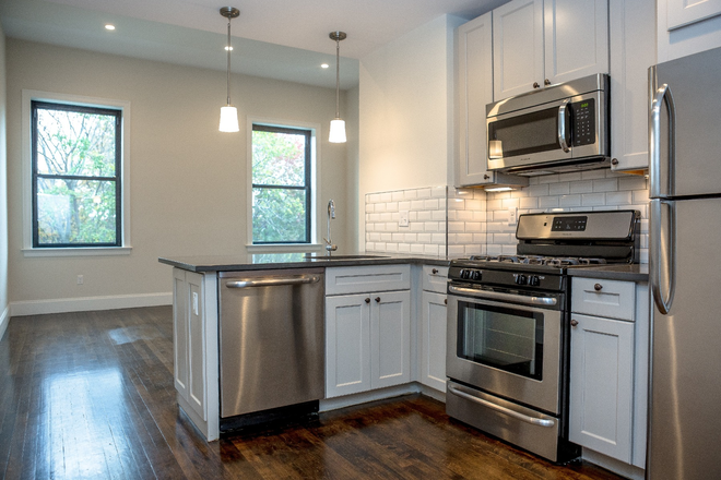 1 - SEPT 2026 - Beautiful South End 3b and 2b, Student OK! No Broker Fees! Apartments