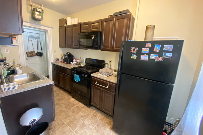 Kitchen - Amazing value NO FEE 1 bed apartment! HT/HW incl, large living room, renovated kitchen!Ref#333818293