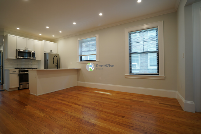 1 - AUG 2026-Incredible Packard 3 bed/1.5bath! W/D in unit-No Broker Fee Apartments