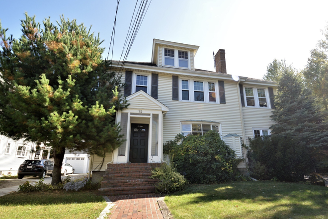 Outside street view - Up to 3 Individual Bedrooms Available for Sublet on Manet Road