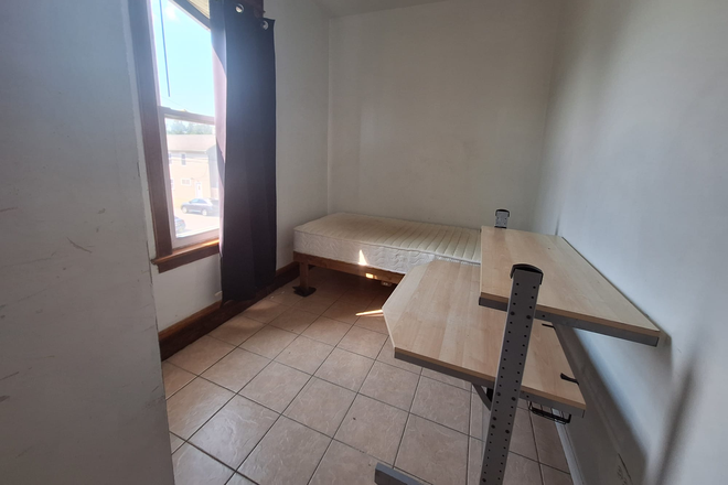 Bedroom - Looking for a female roommate for a private room in a 3b1b apartment in Bridgeport