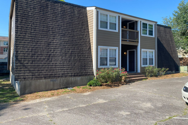  - Rossmere Condominiums-Unit K