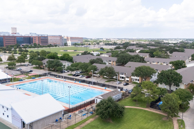 Outside - $860/ 2br2ba FULLY FURNISHED BEDROOM