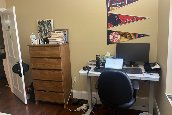 Bedroom - Apartment Close to Campus