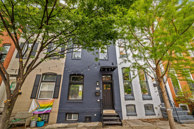 Front of House - Hopkins Medical campus and Patterson Park walkable Townhome