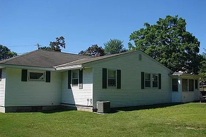 Backyard - Single Family Home w/ Large Backyard