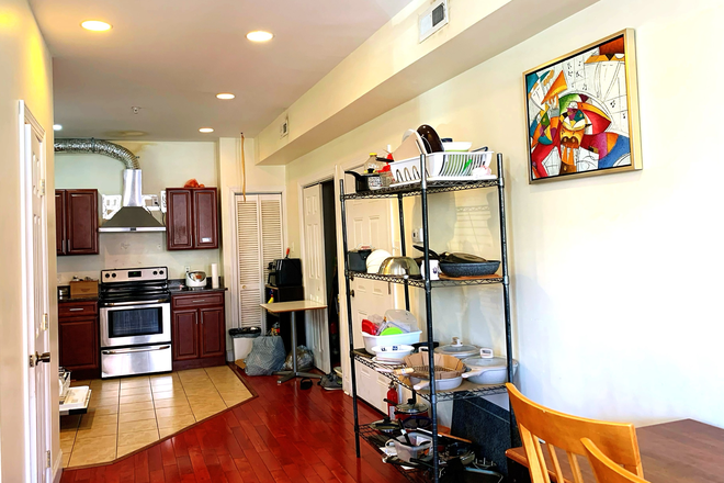 Kitchen - A Cozy & Quiet Room Available Near Penn & Drexel Townhome