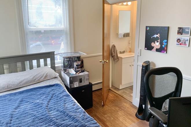 Bedroom - All Utilities! WIFI and Parking Included! Clean and quiet 4BR/2BA apartment!