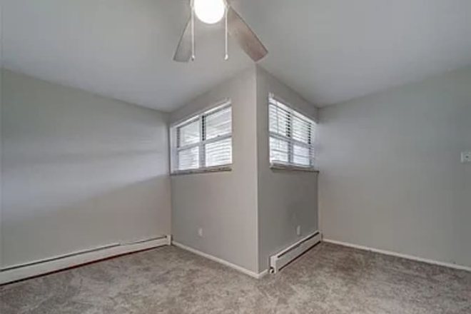 Bedroom - Stratford Park East Apartments