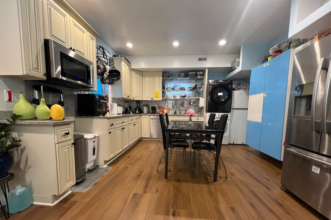 Kitchen / dining - Fully furnished Private Bedrooms and Private Bathroom House