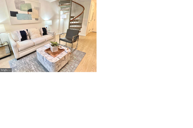 Living room, but no furniture will be included - Looking for Housemate