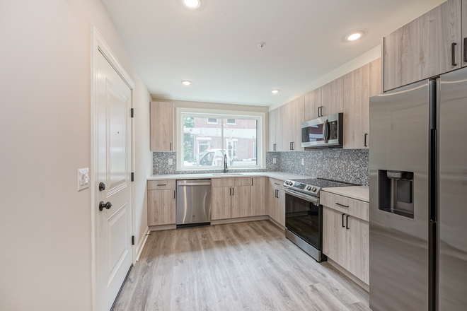 Kitchen - 1836 Willington St Unit 1