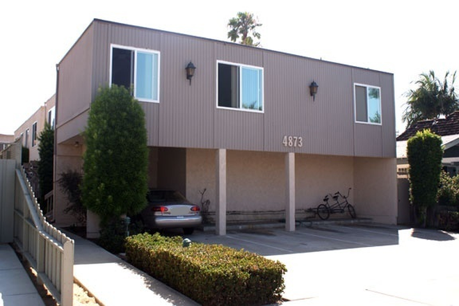  - OCEAN BEACH APARTMENT 2 BLOCKS TO OB PIER & THE BEACH - 1BD/1BA - w/ DEDICATED PARKING!!