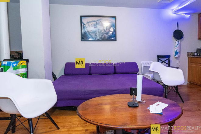 Living Space - Saint Stephen St 4 Bed Fenway Apartments