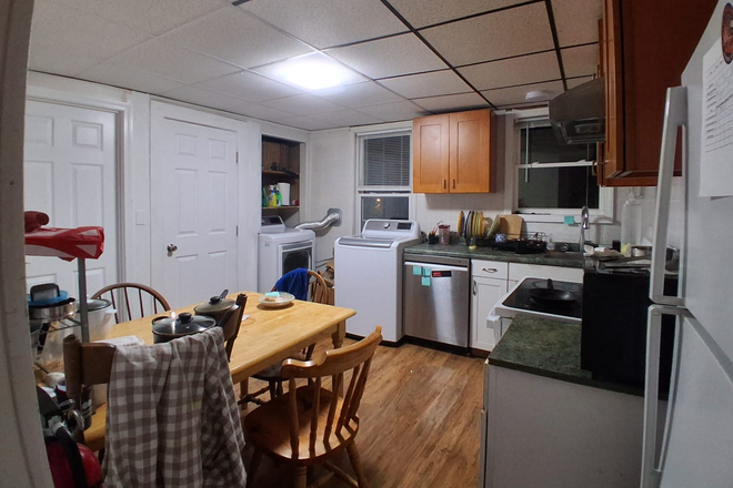 Fully equipped Kitchen with in house washer dryer - TEMPORARY STAY!! - 7th December to 13th January Apartments