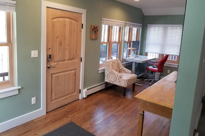 front office - Furnished house on prestigious street - Sleeps 5!