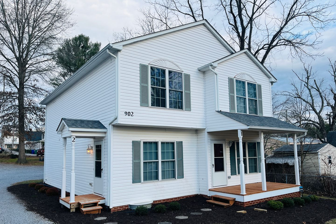  - 2 Bedroom 2.5 Bathroom Townhouse