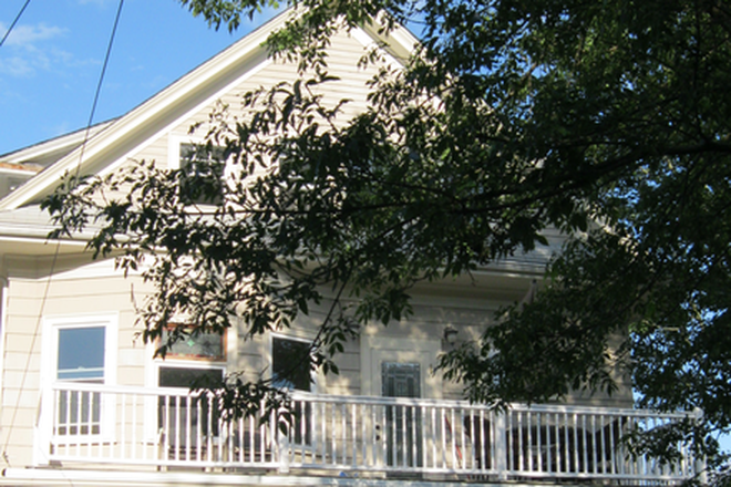 Exterior - 3 BEDROOMS 3 BLOCKS FROM BROWN 153 Governor St. Condo