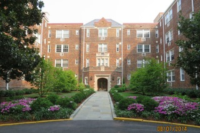 3051 Idaho NW - 2 Bedroom, Spacious 1071 SqFT, Parking