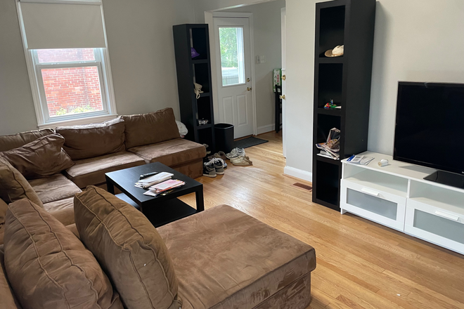 Living room - Fully renovated house for rent near Campus! Cleaning Service Provided!