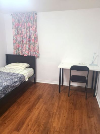 Bedroom A - Private room in Timberbank Blvd, Scarborough! Female only!