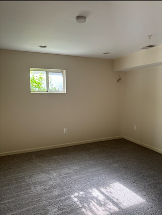 1 of 3 bedrooms fresh paint and new carpet in all 3. - N. Tantallon, Ft Wash, MD 1m from National Harbor -35-50 mins from Howard Univ. 20mins to Alex. VA House