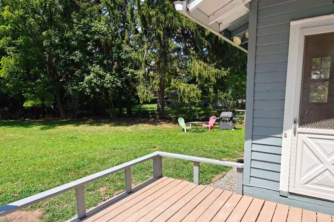 enjoy outdoor on private deck and back yard - 2BR apt in 2-family home-S. Main St-Pennington