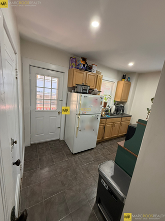 Kitchen - Somerville 2 Bed Broadway